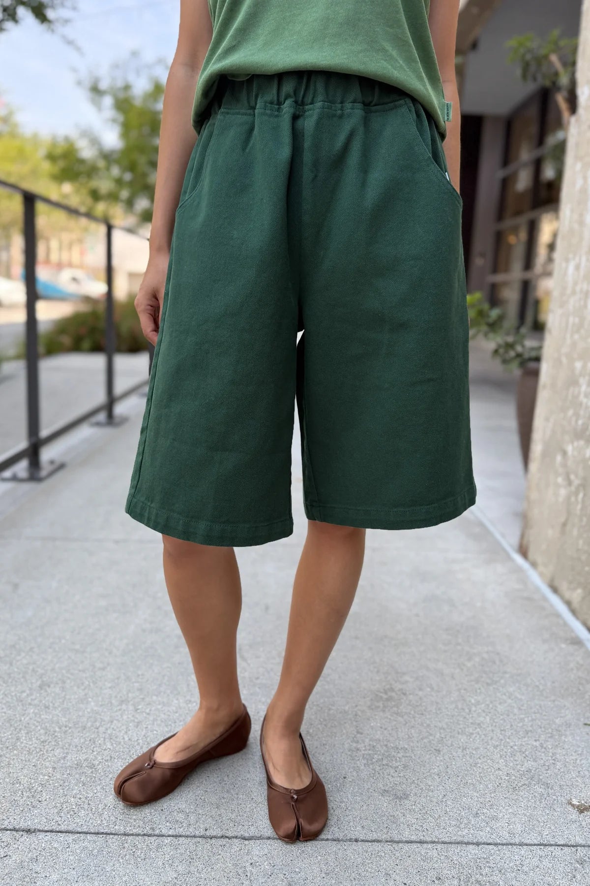 Le Bon Shoppe Liam Bermuda Shorts - Pine