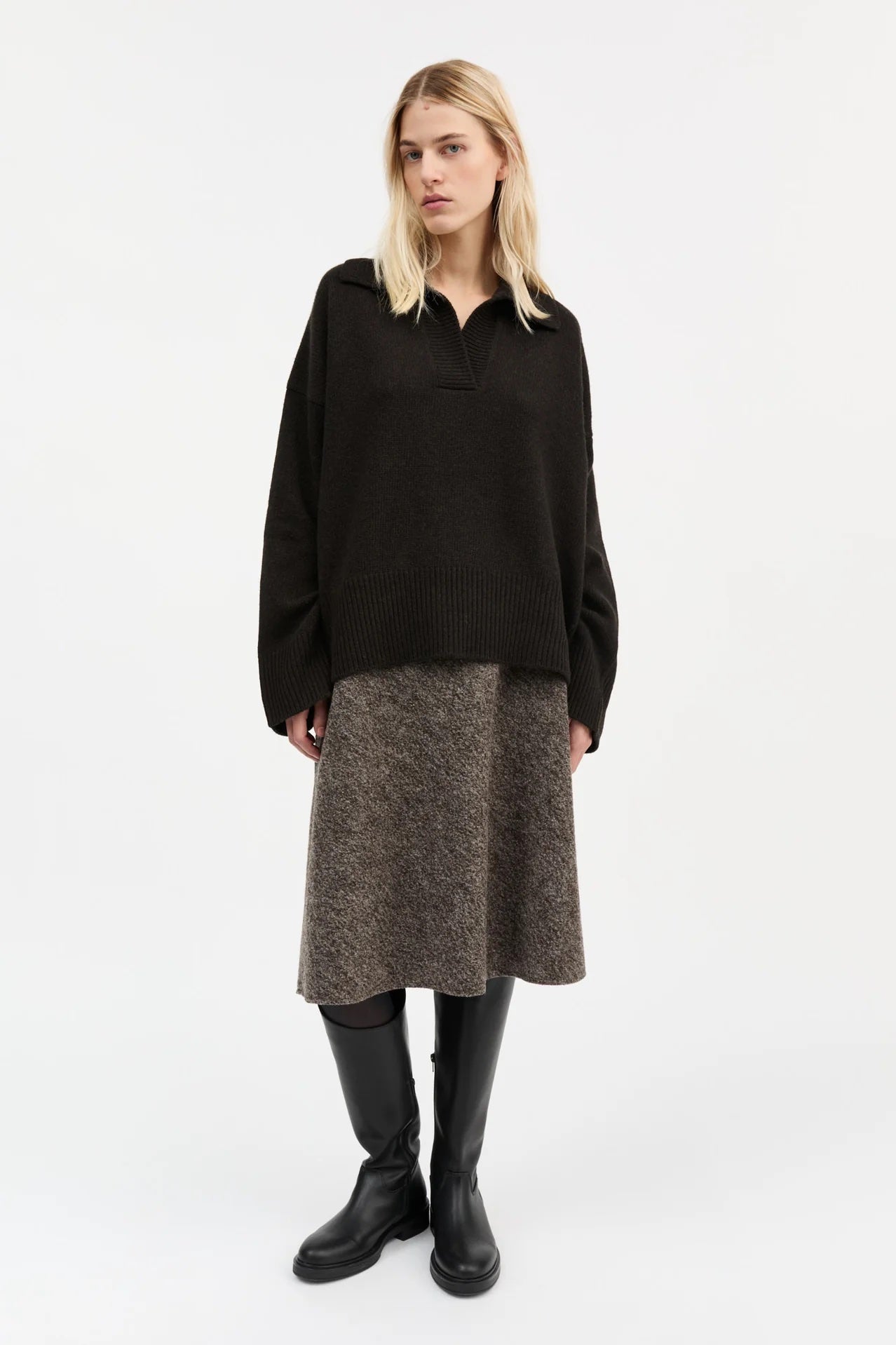 Skall Studio Dean V-Neck Jumper